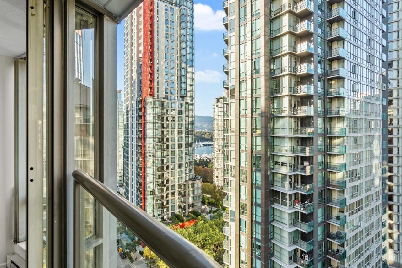 Downtown Luxury 1Br Coal Harbour Vancouver Exterior foto