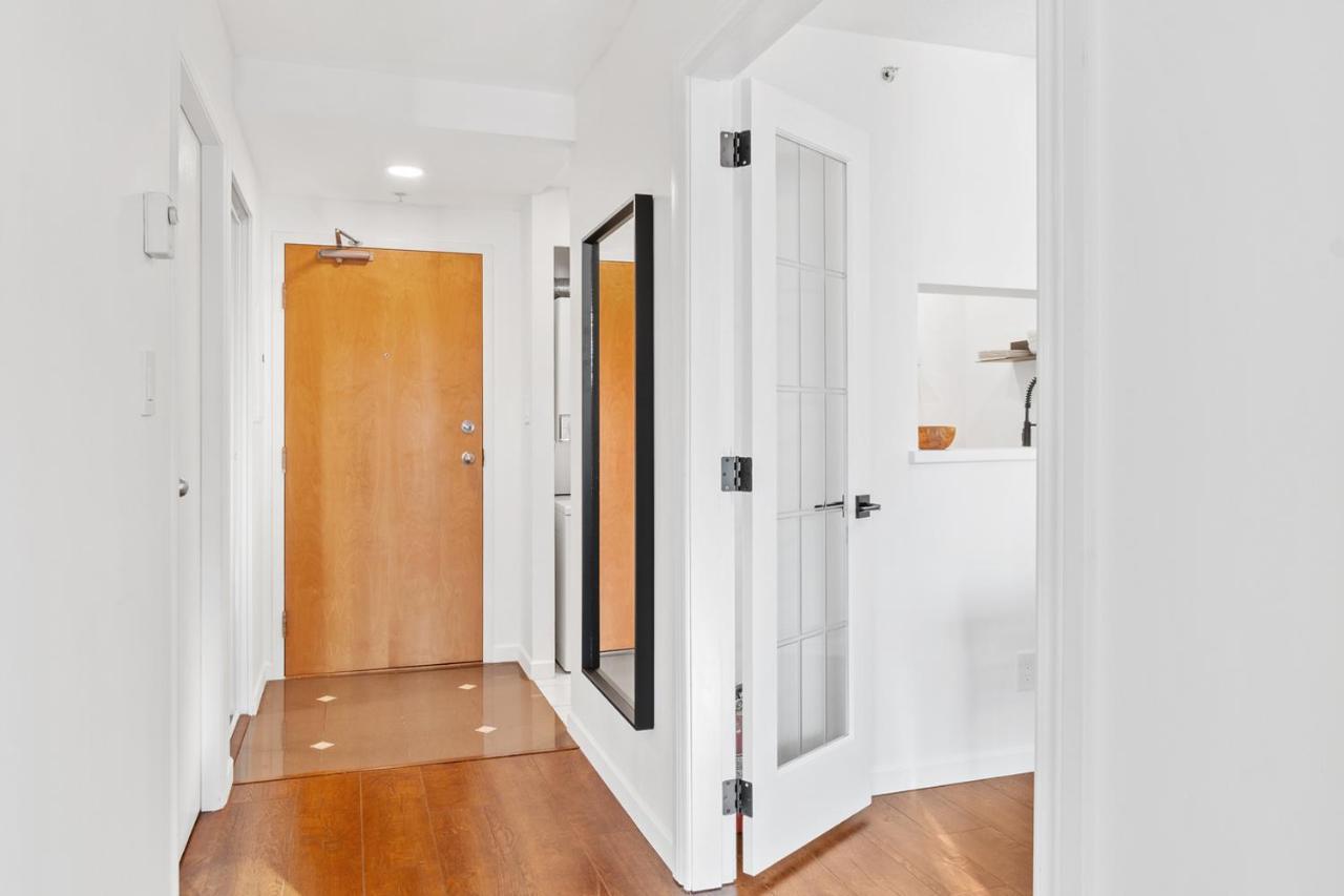 Downtown Luxury 1Br Coal Harbour Vancouver Exterior foto